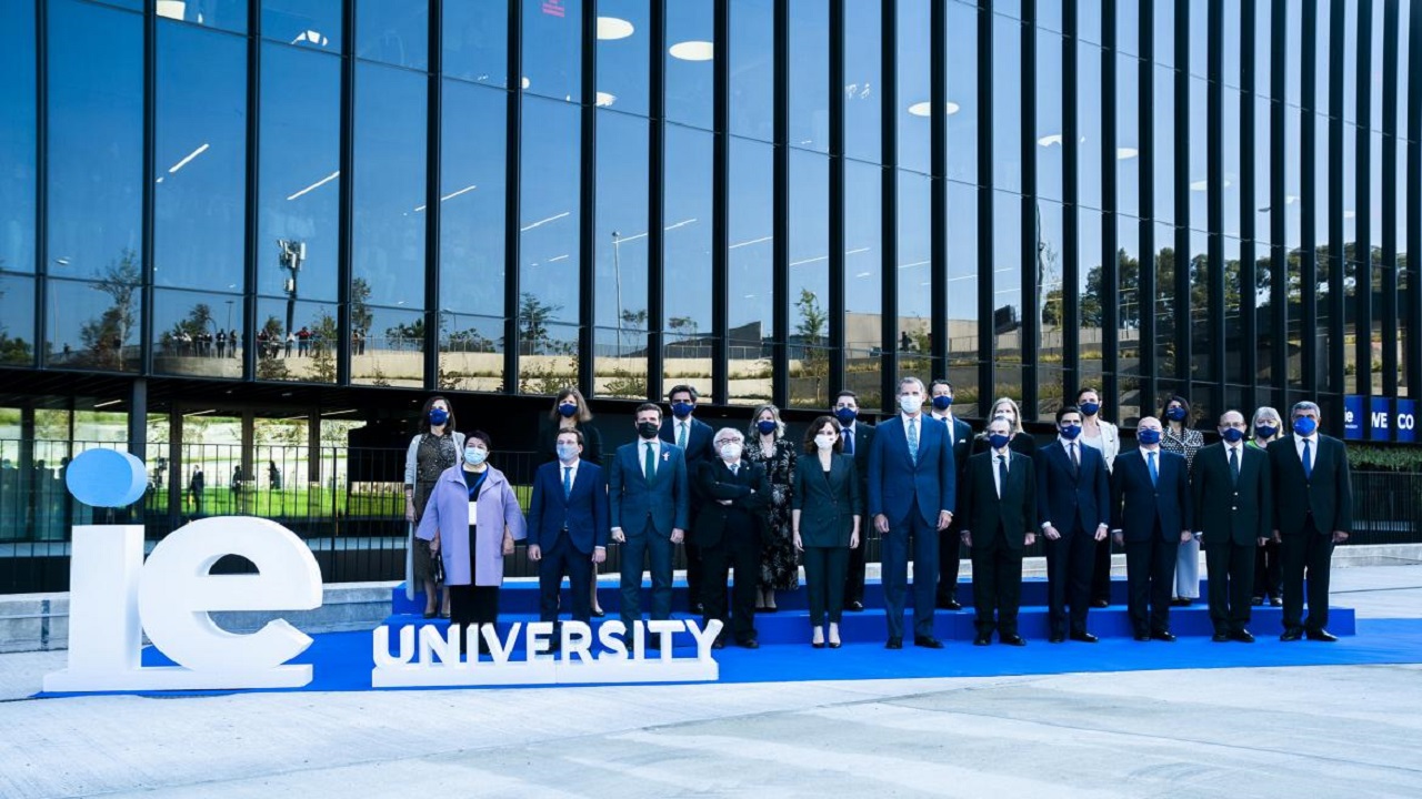 Díaz Ayuso asiste a la inauguración de la nueva sede del IE Business School