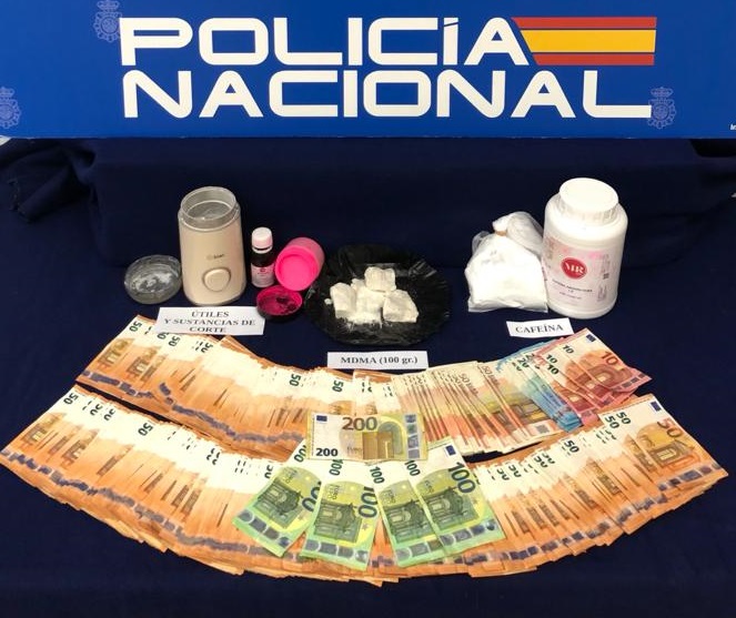 Dinero y sustancias incautadas