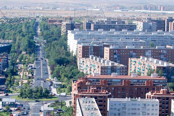 Según los indicadores urbanos contemplados por el INE a fecha de 2016, Alcorcón cuenta con 11.941 euros de media