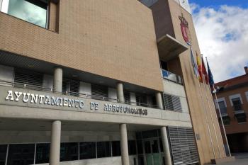 Lee toda la noticia 'Ayuntamiento de Arroyomolinos firma junto a sindicatos un protocolo de actuacion frente a positivos en la plantilla municipal'