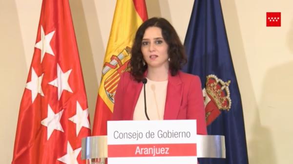 La presidenta de Madrid asegura que se protege a la mujer que lo necesita