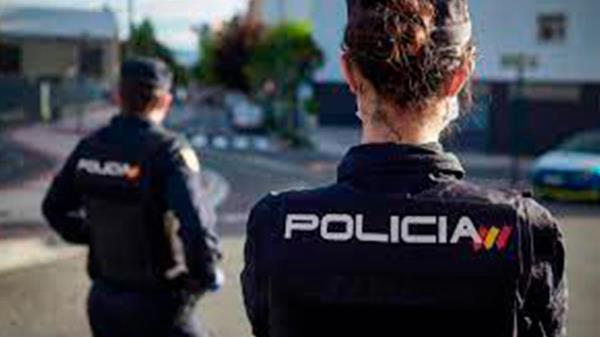 La Policía Nacional ha detenido a 5 personas que obligaban a las mujeres ejercer la prostitución hasta que saldaran una deuda de 5.000 euros