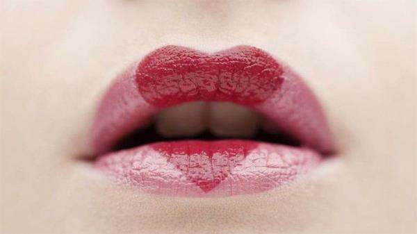 Te traemos cinco consejos y productos que te harán lucir unos labios ¡increíbles!