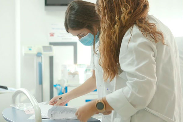 Un total de 150 voluntarios participan desde hoy en el ensayo clínico en los hospitales de La Paz y La Princesa