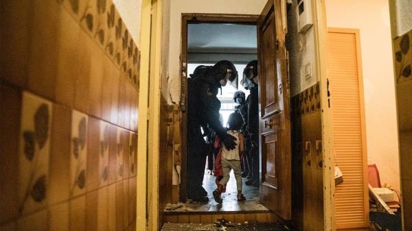 Agentes de Policía Nacional y Municipal de Madrid han desalojado el piso que "okupaban" desde hacía 7 años