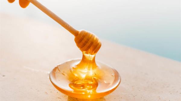 El "Origen China" ha desaparecido de las etiquetas, pese a que el 30% de la miel que entra en España procede del país asiático